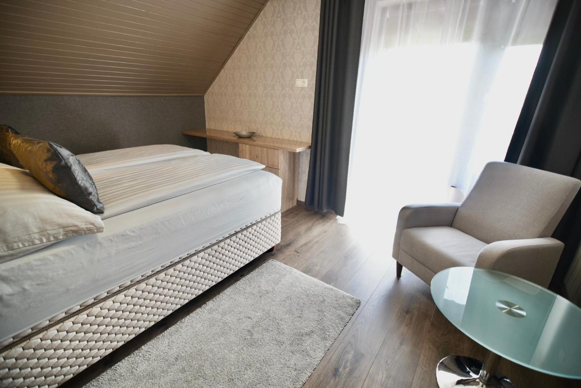 Crystal Apartman Mórahalom Eksteriør billede